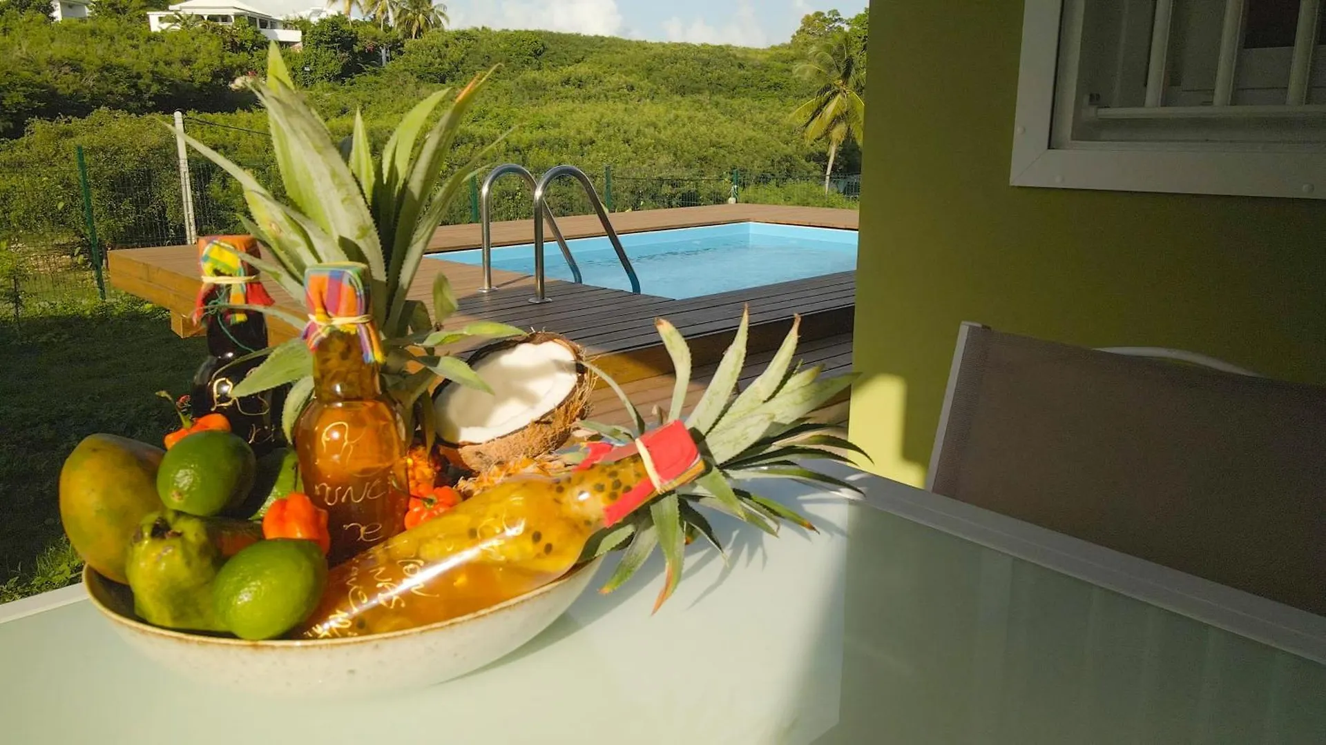 Studio Avec Piscine, A 3 Minutes A Pied Des Plages Sainte-Anne  Appartement Sainte-Anne (Grande-Terre)