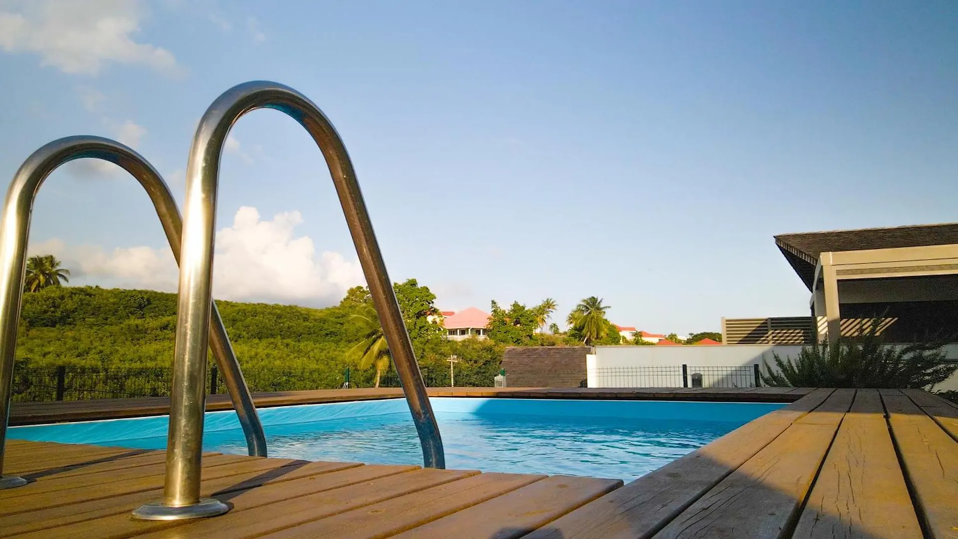 Studio Avec Piscine, A 3 Minutes A Pied Des Plages Sainte-Anne  Guadeloupe